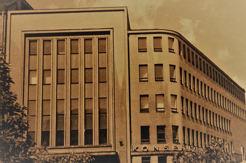 Conservatory building in the construction phase.